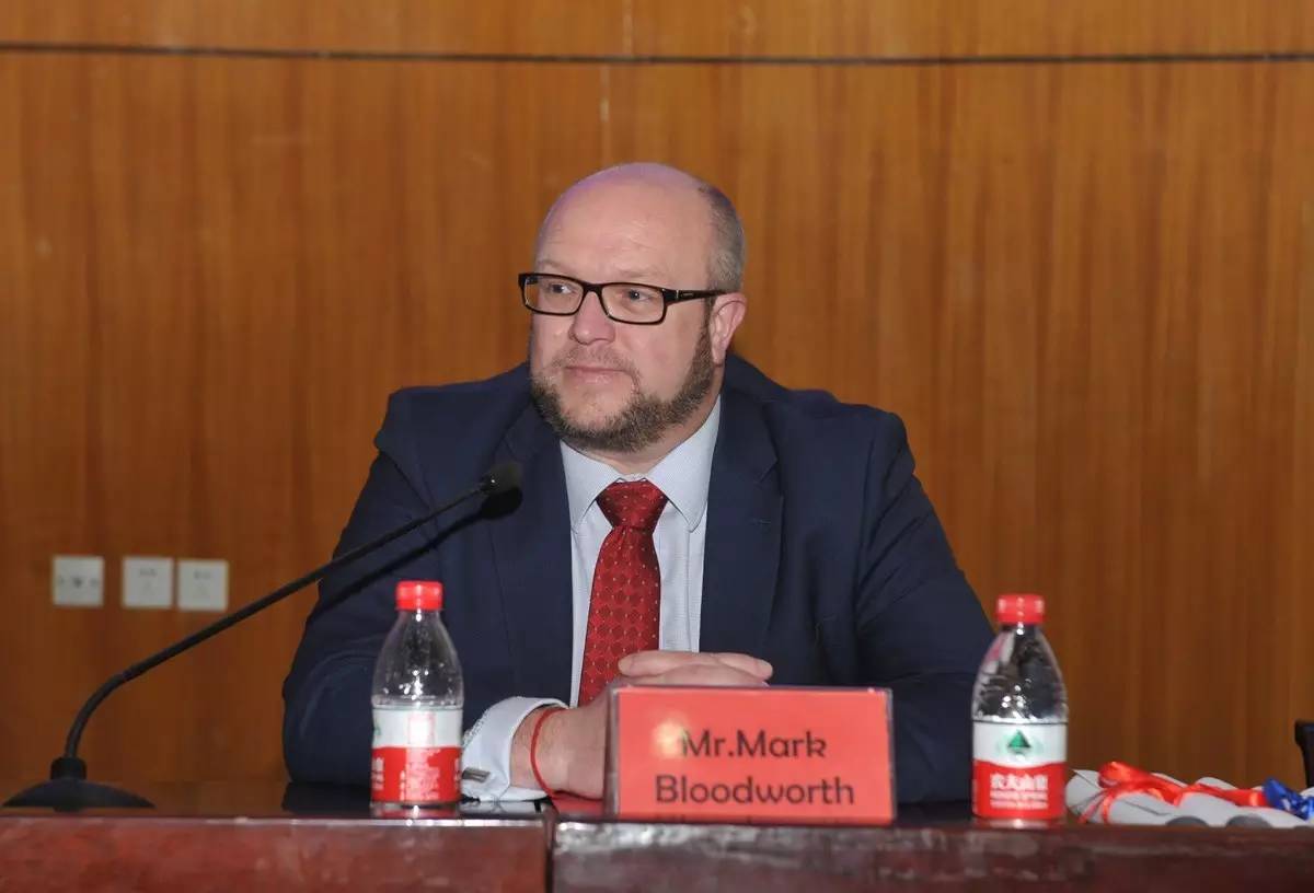 英国奇切斯特学院国际合作总监Mark Bloodworth讲话 yl23455永利